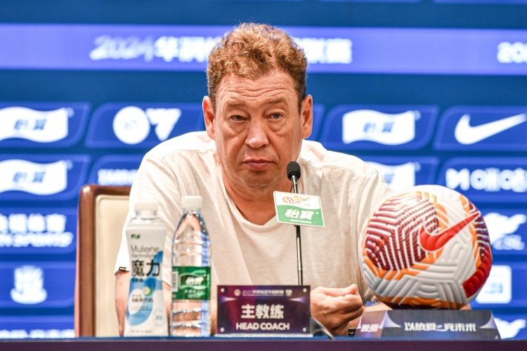 足球报：斯卢茨基担心国脚体能，申花19日将迎接本赛季最难客场